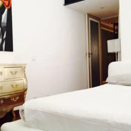 Apartment Romantic Close To Le Marais